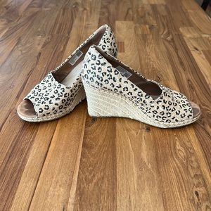 Toms Michelle cheetah peep toe